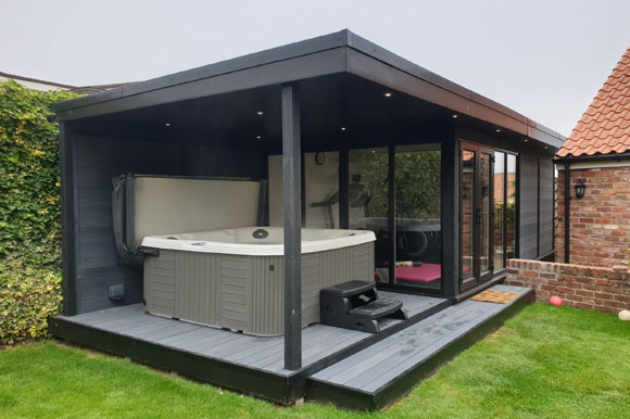 Relaxing Garden Room Hot Tub Retreat Norwich